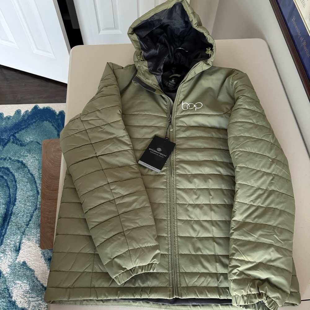 BNWT Men's Nautilus Quilted Hoody Sage Green Large